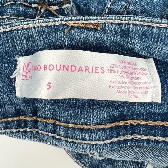 No Boundaries Cuffed Hem Denim Jean Shorts Size 5 Women’s - Picture 2 of 4